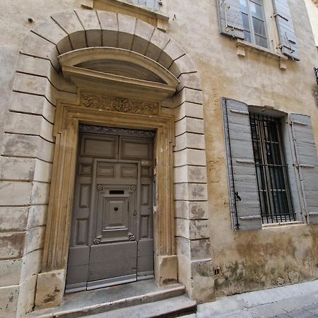 Appartement A Deux Pas De La Place Du Forum Arlés Exterior foto