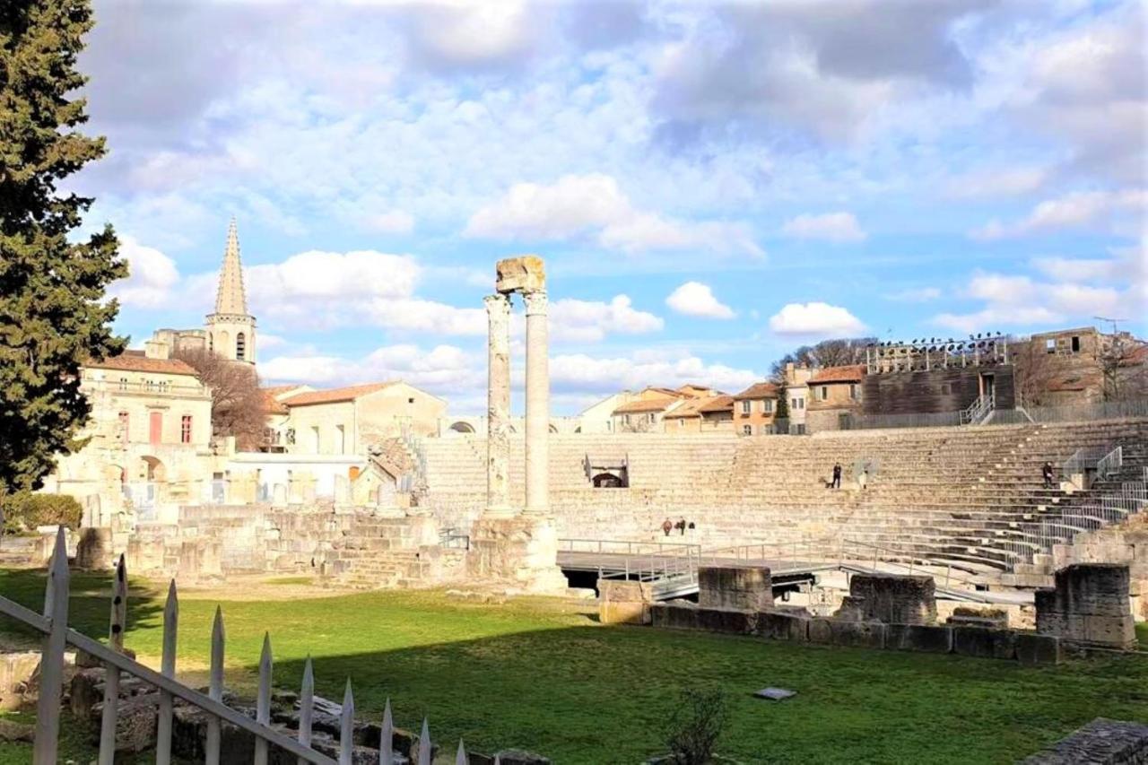 Appartement A Deux Pas De La Place Du Forum Arlés Exterior foto