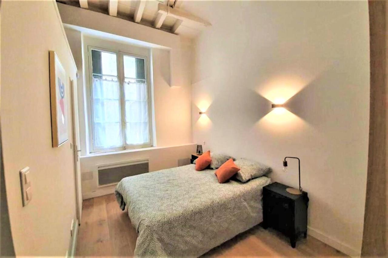 Appartement A Deux Pas De La Place Du Forum Arlés Exterior foto