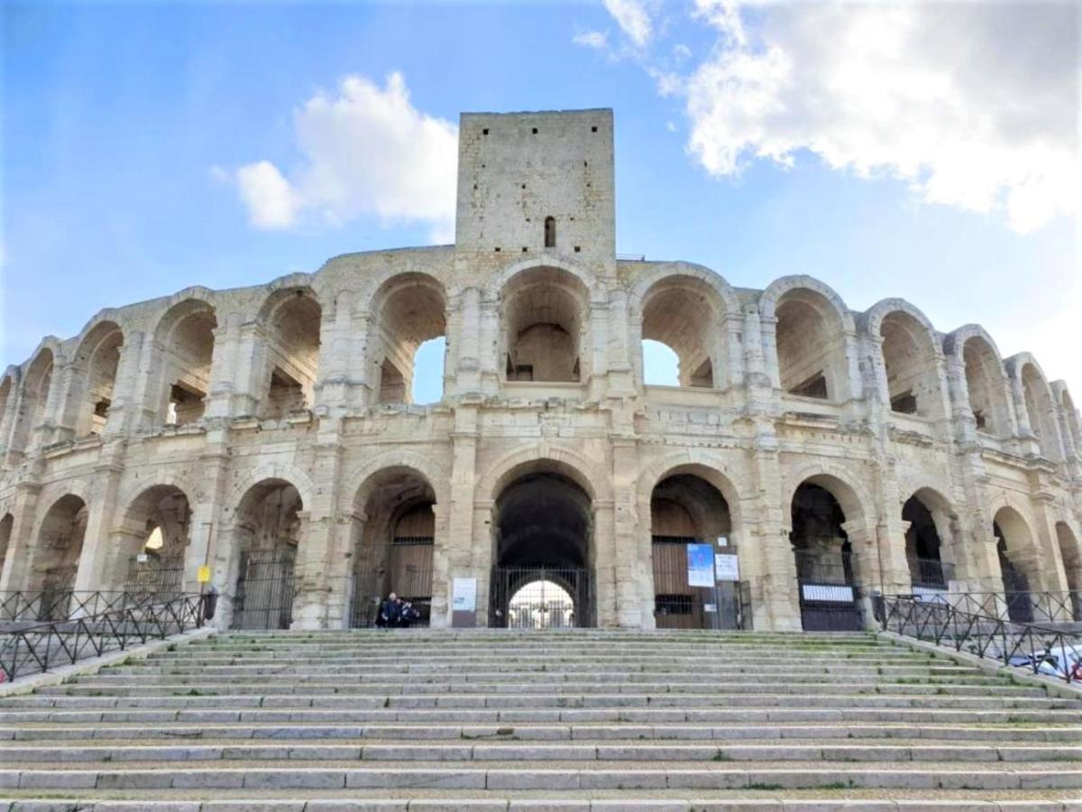 Appartement A Deux Pas De La Place Du Forum Arlés Exterior foto