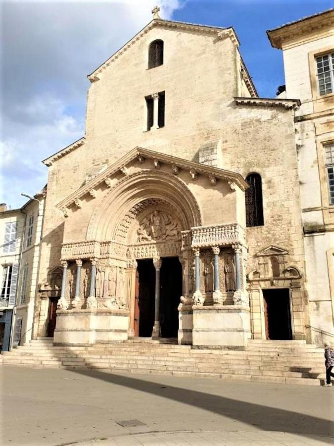 Appartement A Deux Pas De La Place Du Forum Arlés Exterior foto