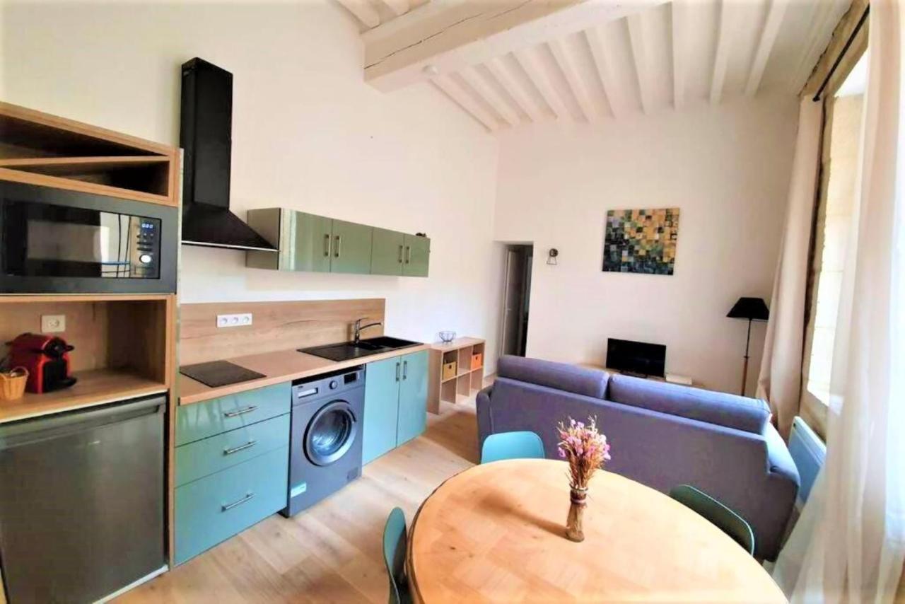 Appartement A Deux Pas De La Place Du Forum Arlés Exterior foto
